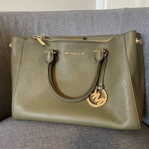 Michael kors set